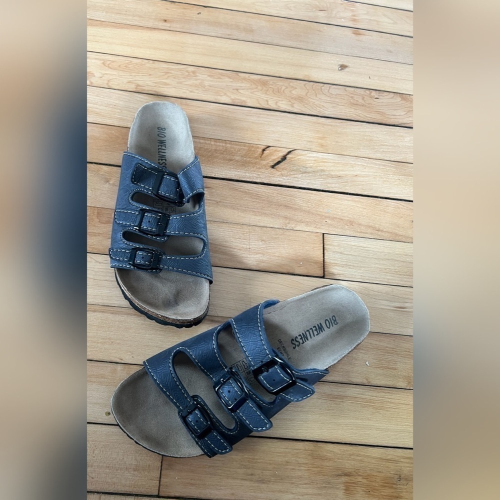 Bio wellness leather triple strap blue sandals